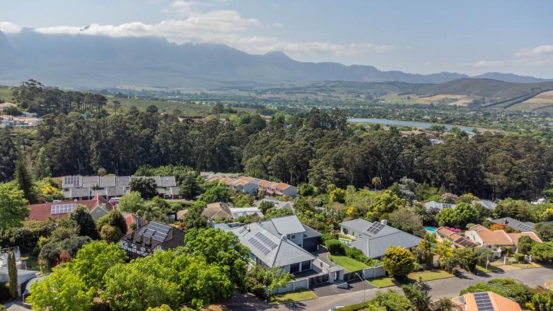 4 Bedroom Property for Sale in Helderrand Western Cape